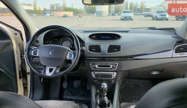 Бежевый Рено Флюенс, объемом двигателя 2 л и пробегом 229 тыс. км за 8000 $, фото 15 на Automoto.ua