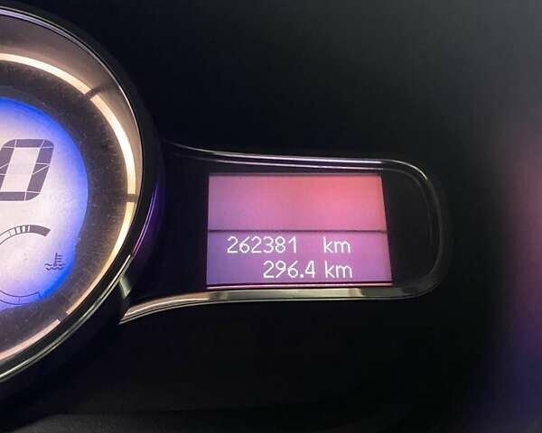 Бежевый Рено Флюенс, объемом двигателя 1.46 л и пробегом 260 тыс. км за 6990 $, фото 7 на Automoto.ua