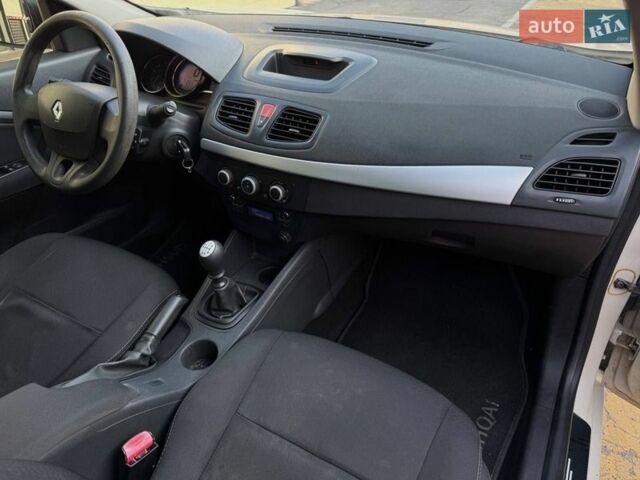 Бежевый Рено Флюенс, объемом двигателя 1.46 л и пробегом 200 тыс. км за 7350 $, фото 19 на Automoto.ua