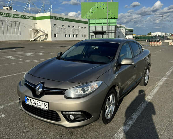 Бежевый Рено Флюенс, объемом двигателя 1.46 л и пробегом 165 тыс. км за 9200 $, фото 1 на Automoto.ua