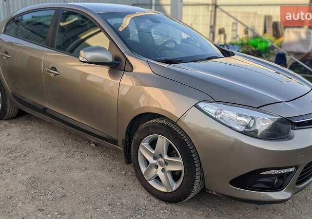 Бежевий Рено Флюенс, об'ємом двигуна 1.46 л та пробігом 144 тис. км за 9500 $, фото 2 на Automoto.ua