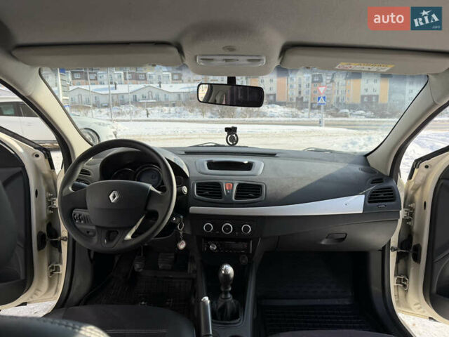 Бежевый Рено Флюенс, объемом двигателя 1.46 л и пробегом 170 тыс. км за 6700 $, фото 17 на Automoto.ua