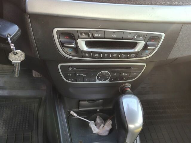 Черный Рено Флюенс, объемом двигателя 0 л и пробегом 164 тыс. км за 4000 $, фото 9 на Automoto.ua