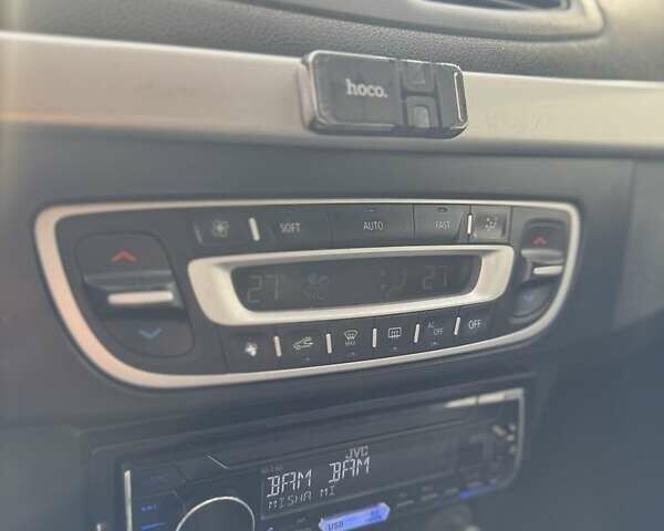 Черный Рено Флюенс, объемом двигателя 1.6 л и пробегом 265 тыс. км за 6600 $, фото 15 на Automoto.ua