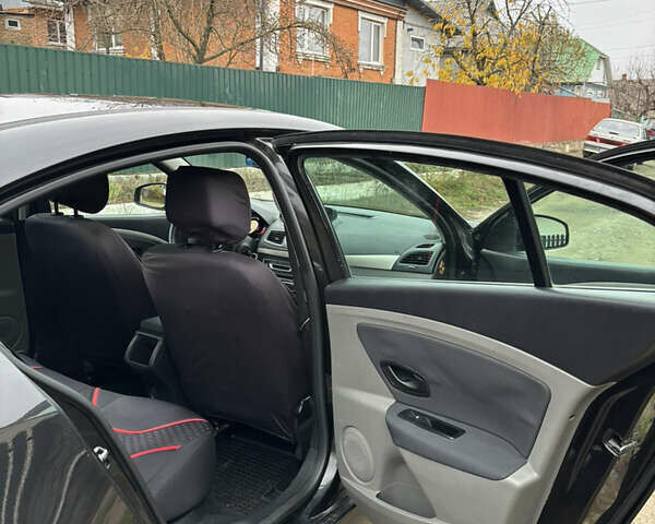 Черный Рено Флюенс, объемом двигателя 1.6 л и пробегом 195 тыс. км за 6800 $, фото 14 на Automoto.ua