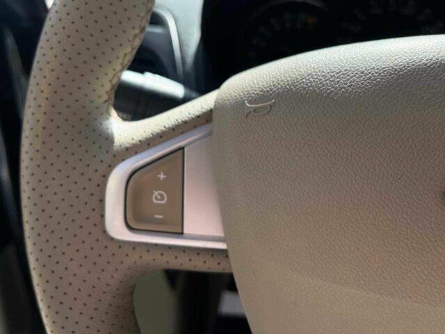 Черный Рено Флюенс, объемом двигателя 1.6 л и пробегом 144 тыс. км за 6500 $, фото 12 на Automoto.ua