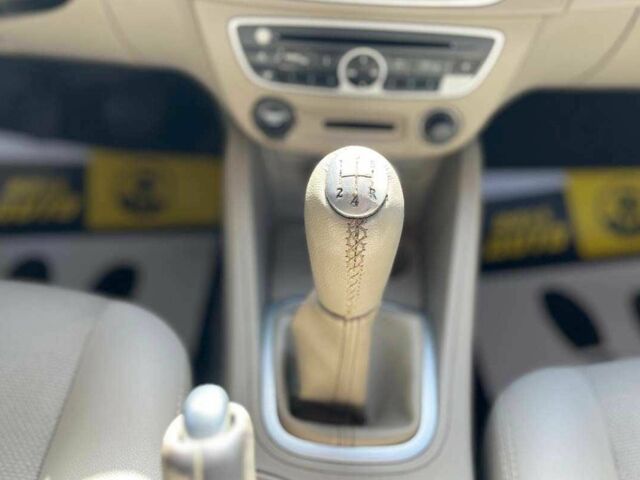 Черный Рено Флюенс, объемом двигателя 1.6 л и пробегом 144 тыс. км за 6500 $, фото 16 на Automoto.ua