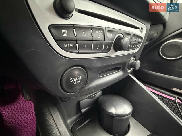 Чорний Рено Флюенс, об'ємом двигуна 2 л та пробігом 203 тис. км за 6000 $, фото 21 на Automoto.ua