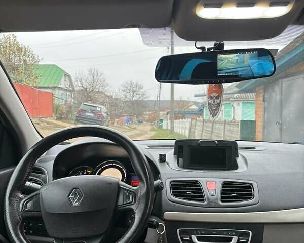 Черный Рено Флюенс, объемом двигателя 1.6 л и пробегом 195 тыс. км за 6800 $, фото 19 на Automoto.ua