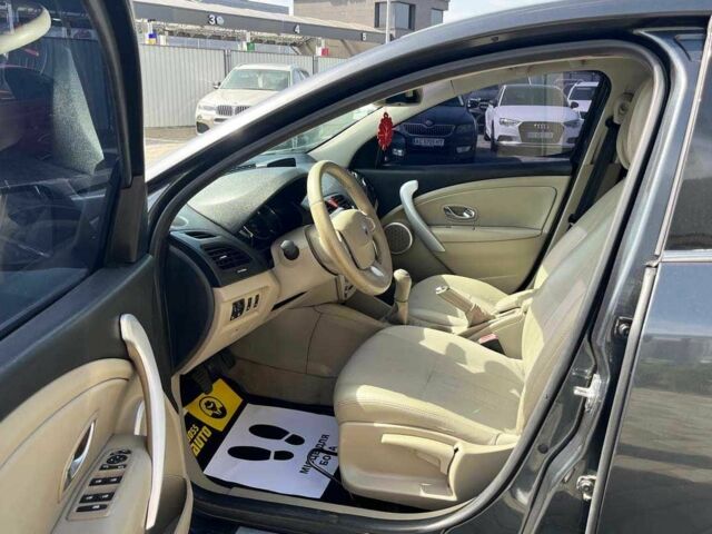 Черный Рено Флюенс, объемом двигателя 1.6 л и пробегом 144 тыс. км за 6500 $, фото 8 на Automoto.ua