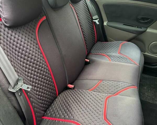 Черный Рено Флюенс, объемом двигателя 1.6 л и пробегом 200 тыс. км за 6200 $, фото 7 на Automoto.ua