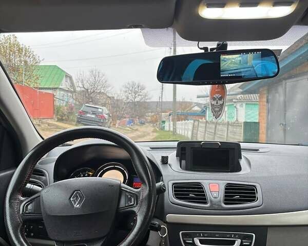 Черный Рено Флюенс, объемом двигателя 1.6 л и пробегом 200 тыс. км за 6200 $, фото 10 на Automoto.ua