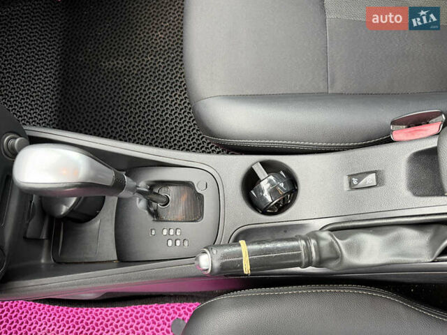 Чорний Рено Флюенс, об'ємом двигуна 2 л та пробігом 203 тис. км за 6000 $, фото 14 на Automoto.ua