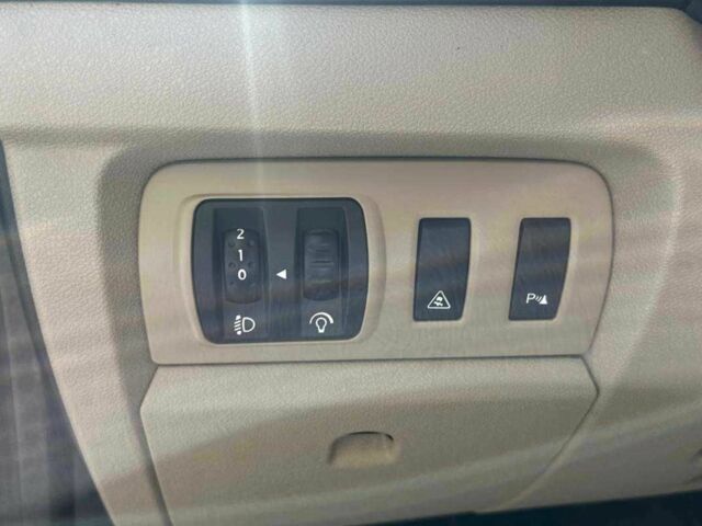 Черный Рено Флюенс, объемом двигателя 1.6 л и пробегом 144 тыс. км за 6500 $, фото 10 на Automoto.ua