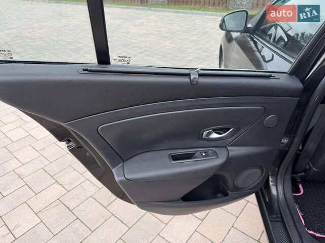 Чорний Рено Флюенс, об'ємом двигуна 2 л та пробігом 203 тис. км за 6000 $, фото 11 на Automoto.ua
