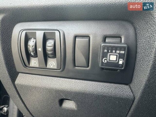 Черный Рено Флюенс, объемом двигателя 1.6 л и пробегом 265 тыс. км за 6600 $, фото 14 на Automoto.ua