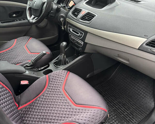 Черный Рено Флюенс, объемом двигателя 1.6 л и пробегом 195 тыс. км за 6800 $, фото 9 на Automoto.ua