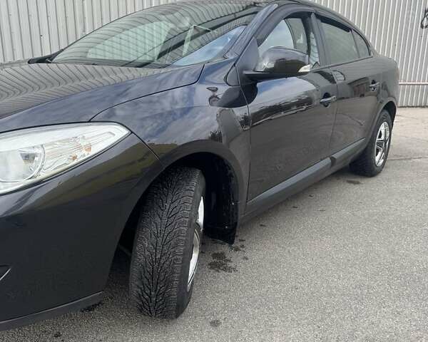 Черный Рено Флюенс, объемом двигателя 1.6 л и пробегом 265 тыс. км за 6600 $, фото 4 на Automoto.ua