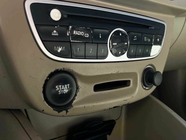 Черный Рено Флюенс, объемом двигателя 1.6 л и пробегом 144 тыс. км за 6500 $, фото 17 на Automoto.ua