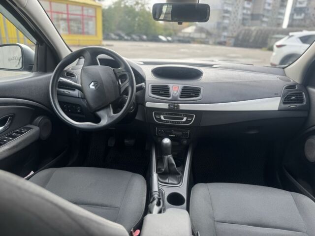 Рено Флюенс 2010 у Кропивницькому (Кіровограді) на Automoto.ua Чорний Рено Флюенс, об'ємом двигуна 1.6 л та пробігом 260 тис. км за 6700 $, фото 11 на Automoto.ua