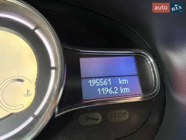 Чорний Рено Флюенс, об'ємом двигуна 1.6 л та пробігом 200 тис. км за 5200 $, фото 10 на Automoto.ua