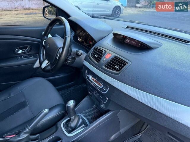 Черный Рено Флюенс, объемом двигателя 1.6 л и пробегом 210 тыс. км за 6200 $, фото 26 на Automoto.ua