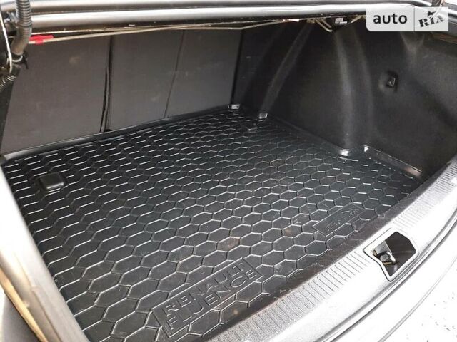 Черный Рено Флюенс, объемом двигателя 1.5 л и пробегом 230 тыс. км за 6299 $, фото 21 на Automoto.ua