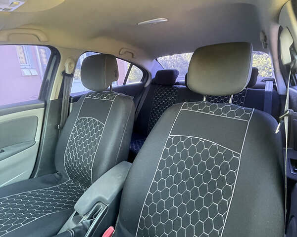 Черный Рено Флюенс, объемом двигателя 1.6 л и пробегом 230 тыс. км за 5555 $, фото 7 на Automoto.ua