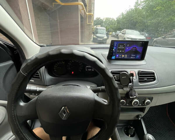 Черный Рено Флюенс, объемом двигателя 1.6 л и пробегом 264 тыс. км за 5500 $, фото 12 на Automoto.ua