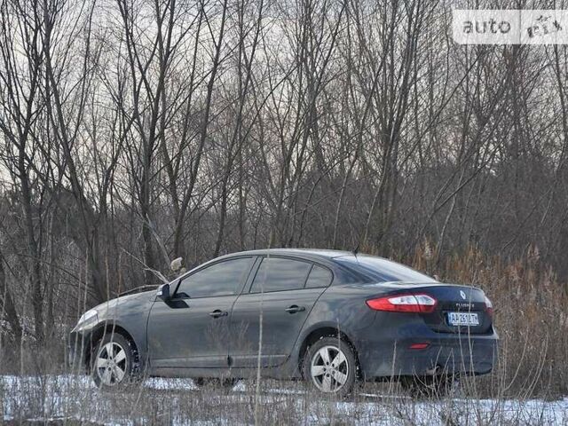 Черный Рено Флюенс, объемом двигателя 1.6 л и пробегом 154 тыс. км за 6200 $, фото 5 на Automoto.ua