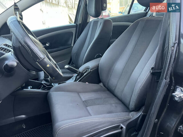 Черный Рено Флюенс, объемом двигателя 1.6 л и пробегом 336 тыс. км за 4250 $, фото 27 на Automoto.ua