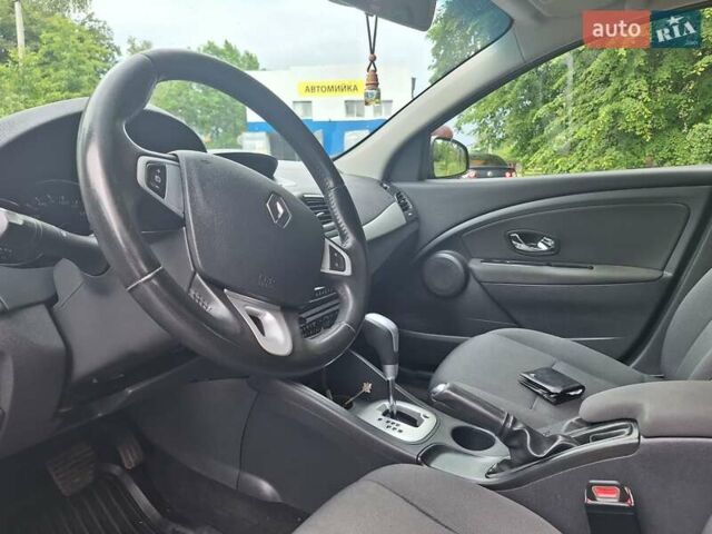 Черный Рено Флюенс, объемом двигателя 1.6 л и пробегом 159 тыс. км за 7300 $, фото 5 на Automoto.ua