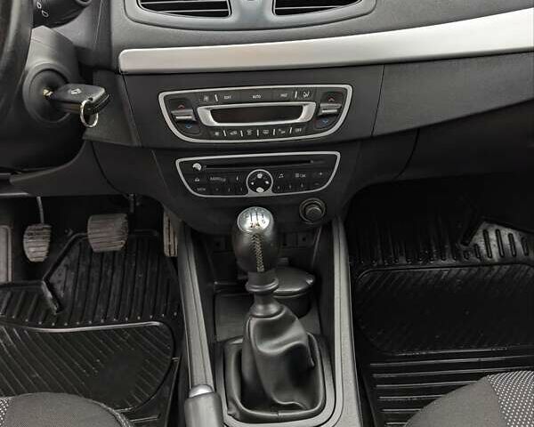 Рено Флюенс 2012 в Иваничи на Automoto.ua Черный Рено Флюенс, объемом двигателя 1.5 л и пробегом 176 тыс. км за 6899 $, фото 25 на Automoto.ua