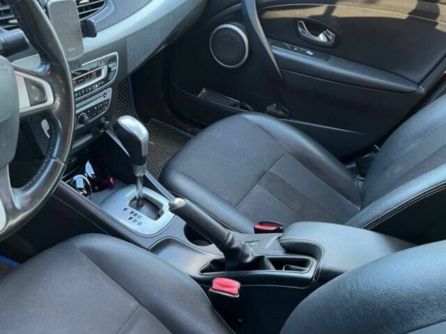 Черный Рено Флюенс, объемом двигателя 2 л и пробегом 154 тыс. км за 7200 $, фото 2 на Automoto.ua