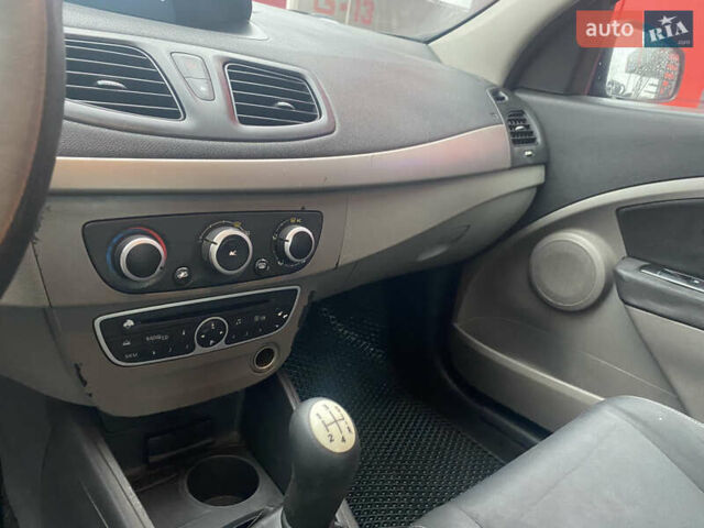 Черный Рено Флюенс, объемом двигателя 1.6 л и пробегом 335 тыс. км за 3650 $, фото 19 на Automoto.ua