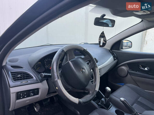 Черный Рено Флюенс, объемом двигателя 1.6 л и пробегом 336 тыс. км за 4250 $, фото 20 на Automoto.ua