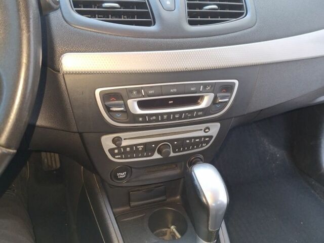 Черный Рено Флюенс, объемом двигателя 2 л и пробегом 170 тыс. км за 6226 $, фото 6 на Automoto.ua