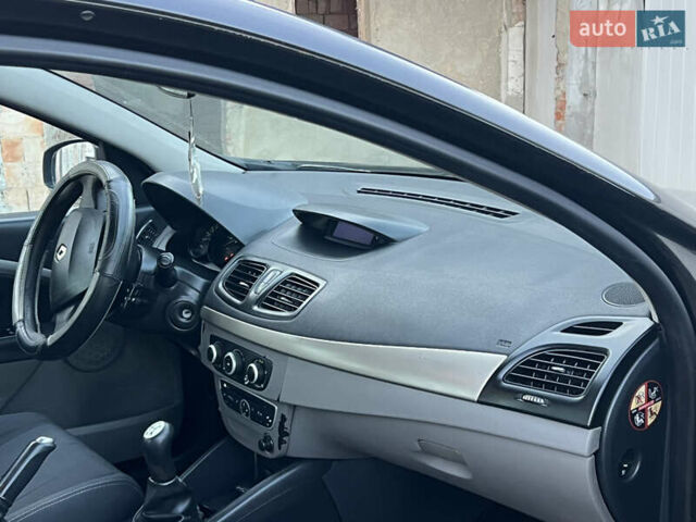 Черный Рено Флюенс, объемом двигателя 1.6 л и пробегом 336 тыс. км за 4250 $, фото 22 на Automoto.ua