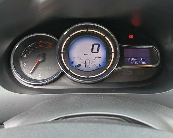 Черный Рено Флюенс, объемом двигателя 1.46 л и пробегом 143 тыс. км за 8500 $, фото 1 на Automoto.ua