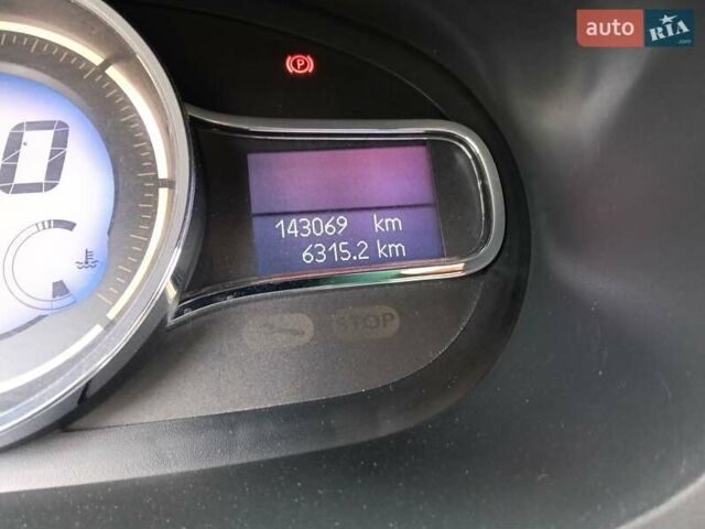 Черный Рено Флюенс, объемом двигателя 1.46 л и пробегом 143 тыс. км за 8500 $, фото 6 на Automoto.ua