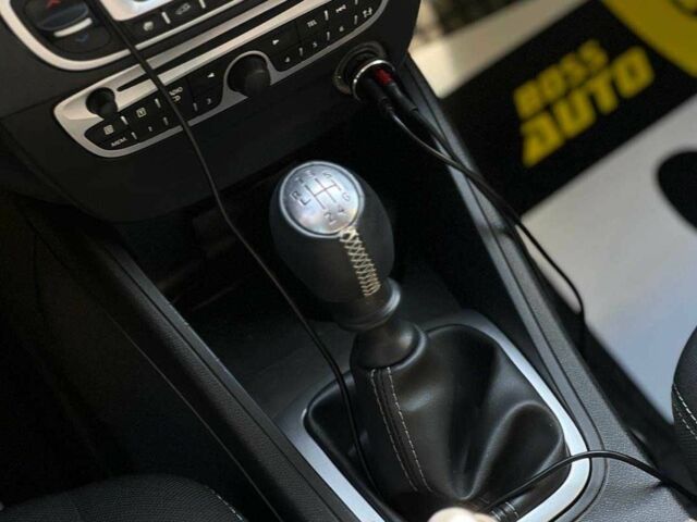 Коричневый Рено Флюенс, объемом двигателя 1.5 л и пробегом 208 тыс. км за 7200 $, фото 17 на Automoto.ua