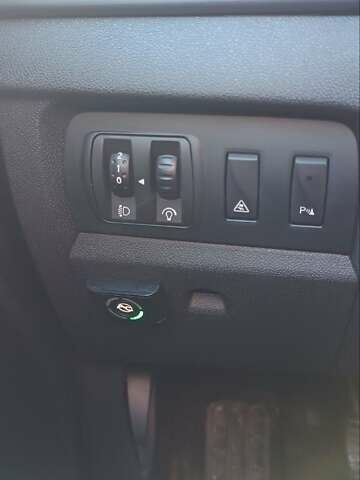 Коричневый Рено Флюенс, объемом двигателя 1.6 л и пробегом 240 тыс. км за 6800 $, фото 15 на Automoto.ua