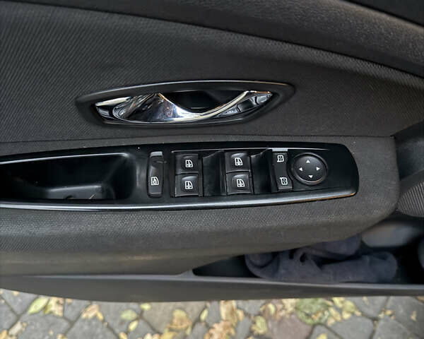 Коричневий Рено Флюенс, об'ємом двигуна 1.6 л та пробігом 253 тис. км за 6700 $, фото 9 на Automoto.ua