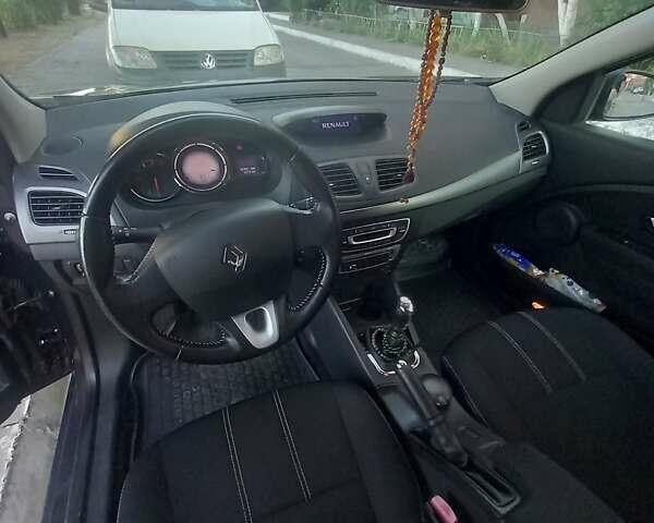 Рено Флюенс 2013 в Вараш (Кузнецовск) на Automoto.ua Коричневый Рено Флюенс, объемом двигателя 2 л и пробегом 53 тыс. км за 10300 $, фото 14 на Automoto.ua