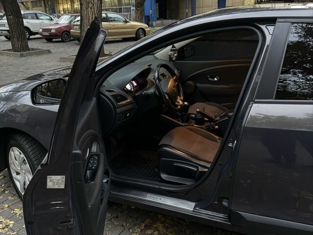 Коричневий Рено Флюенс, об'ємом двигуна 1.6 л та пробігом 253 тис. км за 6700 $, фото 19 на Automoto.ua