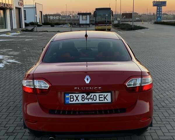 Красный Рено Флюенс, объемом двигателя 1.5 л и пробегом 314 тыс. км за 8000 $, фото 6 на Automoto.ua