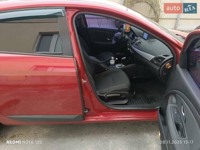 Червоний Рено Флюенс, об'ємом двигуна 1.6 л та пробігом 255 тис. км за 7400 $, фото 13 на Automoto.ua