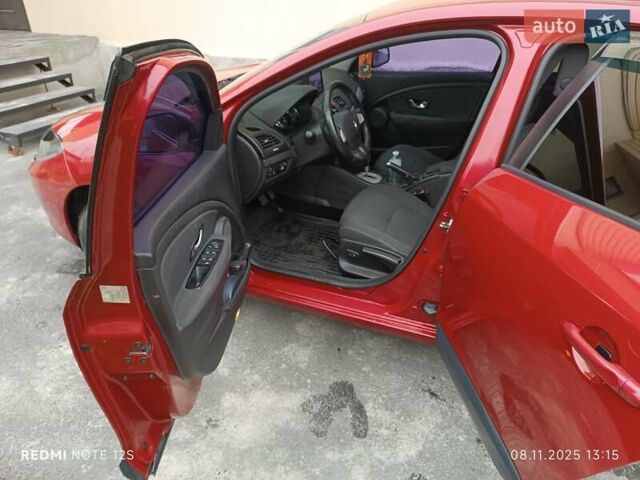 Червоний Рено Флюенс, об'ємом двигуна 1.6 л та пробігом 255 тис. км за 7400 $, фото 17 на Automoto.ua