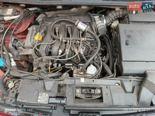 Червоний Рено Флюенс, об'ємом двигуна 1.6 л та пробігом 255 тис. км за 7400 $, фото 6 на Automoto.ua
