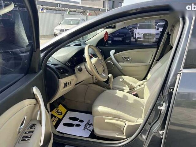 Рено Флюенс, объемом двигателя 1.6 л и пробегом 144 тыс. км за 6500 $, фото 8 на Automoto.ua